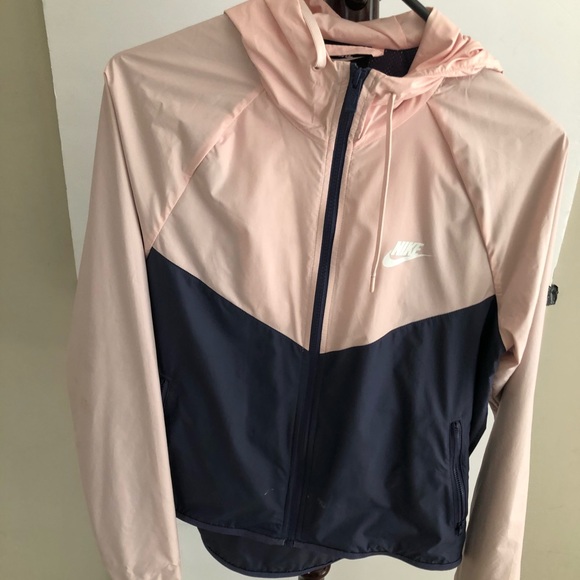 Nike Jackets & Blazers - Nike Woman’s Sportswear Wind Runner
